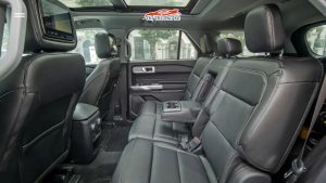 Hàng ghế hai trên Ford Explorer