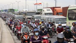 Lựa chọn thời điểm đi xe lên thành phố sau Tết