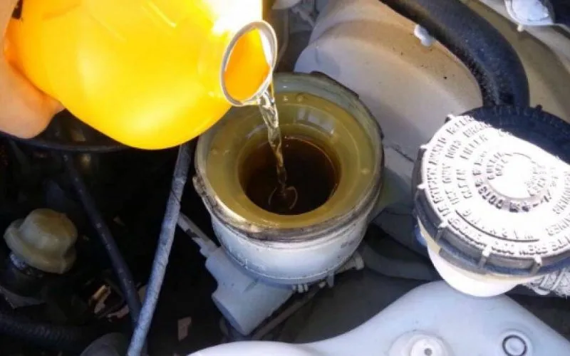 Dầu phanh bị hao hụt nhanh hơn bình thường