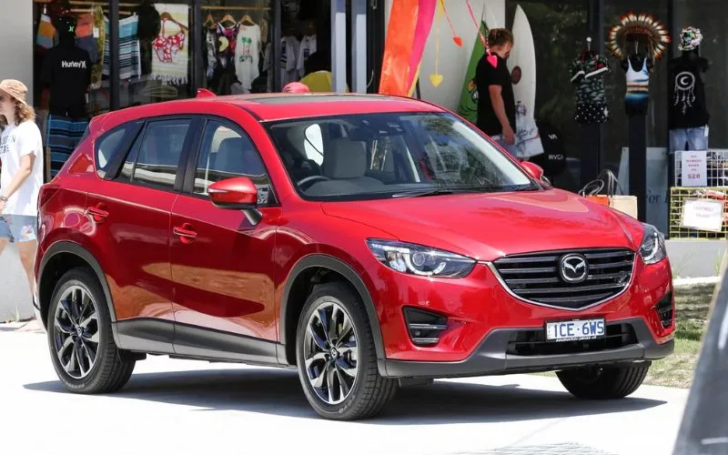 Mazda CX-5 2015 là một mẫu SUV gầm cao 5 chỗ 400 triệu được đánh giá cao về thiết kế KODO đặc trưng