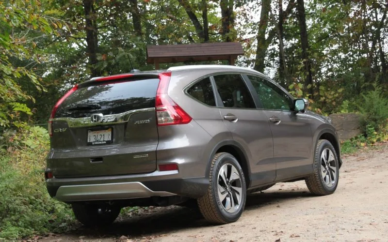 Hệ thống an toàn của xe CR-V 2015 cũng rất đáng tin cậy