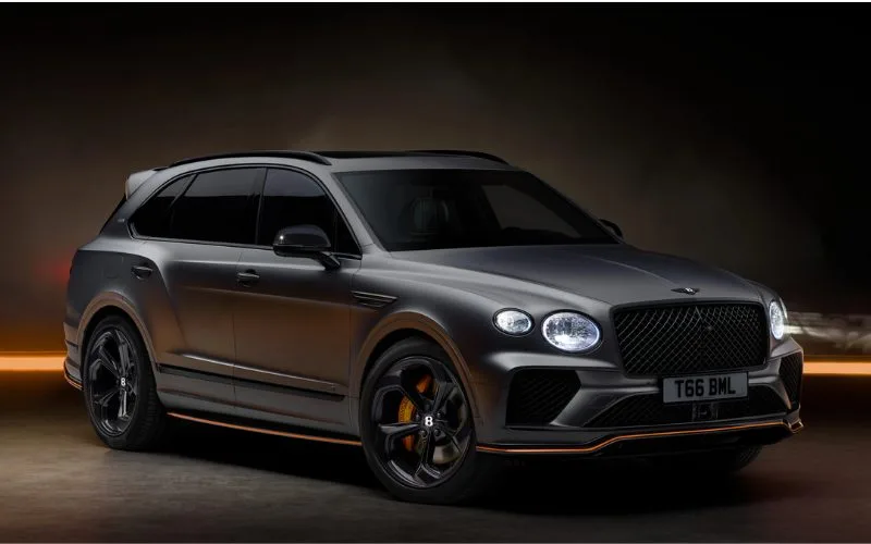 Phiên bản Bentayga V8 sở hữu diện mạo bên ngoài đầy sức mạnh và tính thể thao