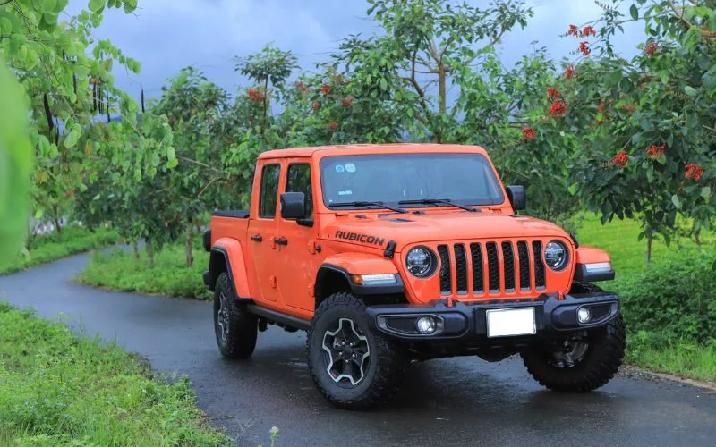 Xe Jeep Gladiator có các thông số về kích thước như sau: chiều dài đạt 5.540 milimet, chiều rộng đạt 1.874 milimet và chiều cao đạt 1.882 milimet.