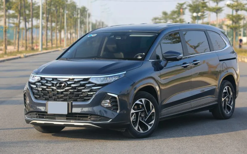 Xe 7 chỗ Hyundai Custin