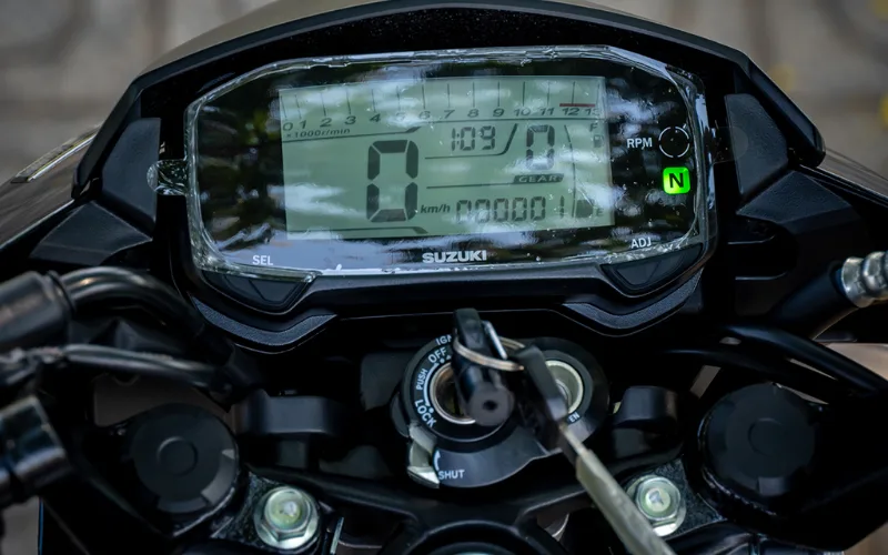 Suzuki Satria 2025 được trang bị một màn hình LCD kỹ thuật số hiện đại