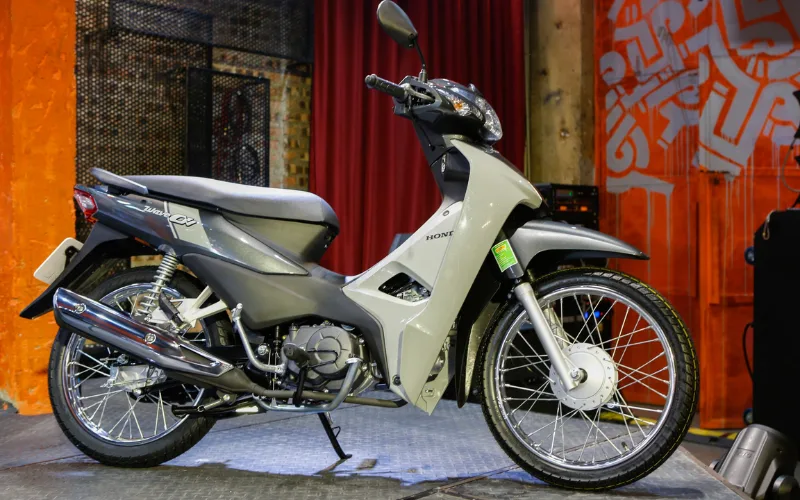 Khi nhắc đến dòng xe máy ít hao xăng, Honda Wave Alpha 2025 luôn là một trong những cái tên được nghĩ đến đầu tiên