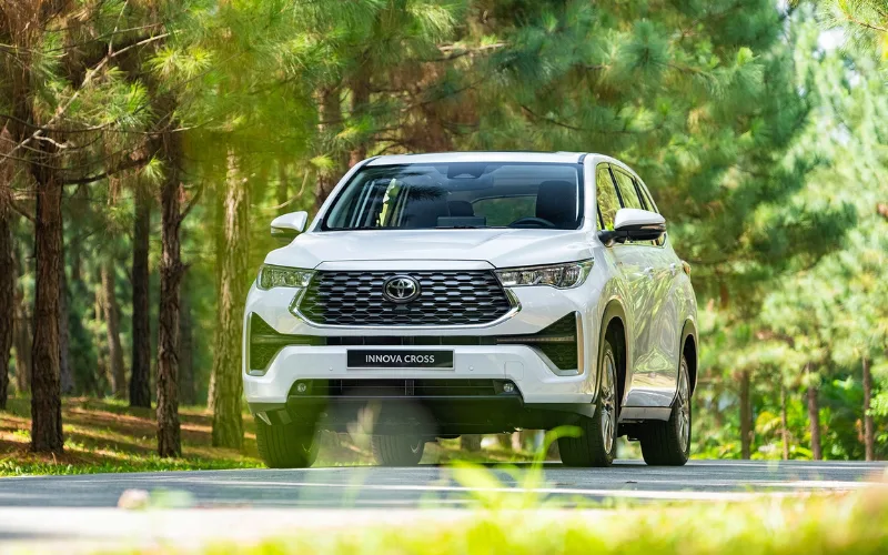 Toyota Innova Cross HEV