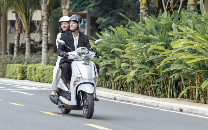 Yamaha Latte nổi bật với thiết kế thanh lịch và trang nhã, được đông đảo phái nữ ưa chuộng