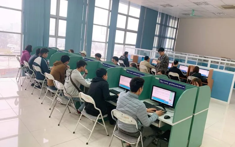 Cục Cảnh sát giao thông cũng khuyến cáo thí sinh không nên chỉ học tủ hay thuộc lòng các câu hỏi mẹo. Thay vào đó, cần tập trung hiểu bản chất của luật và vận dụng kiến thức một cách linh hoạt.