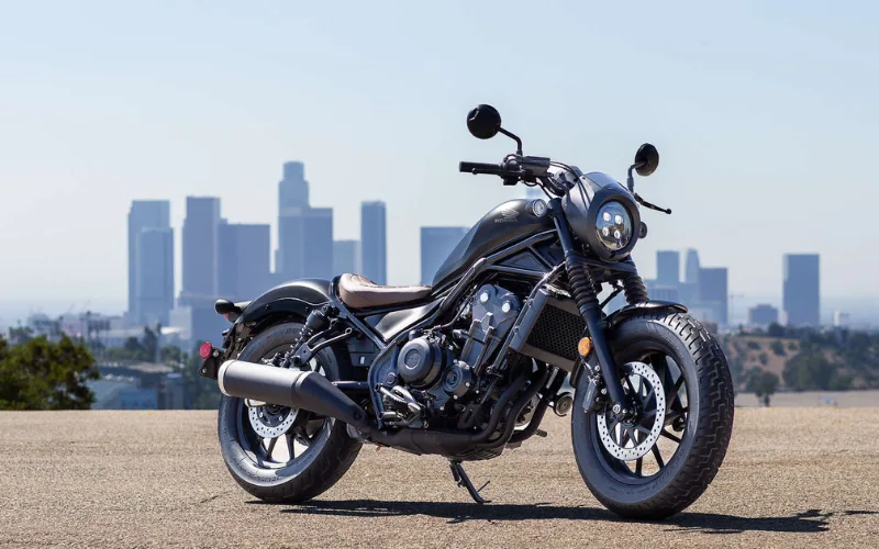 Honda Rebel 500 là dòng xe thuộc phân khúc Bobber bụi bậm