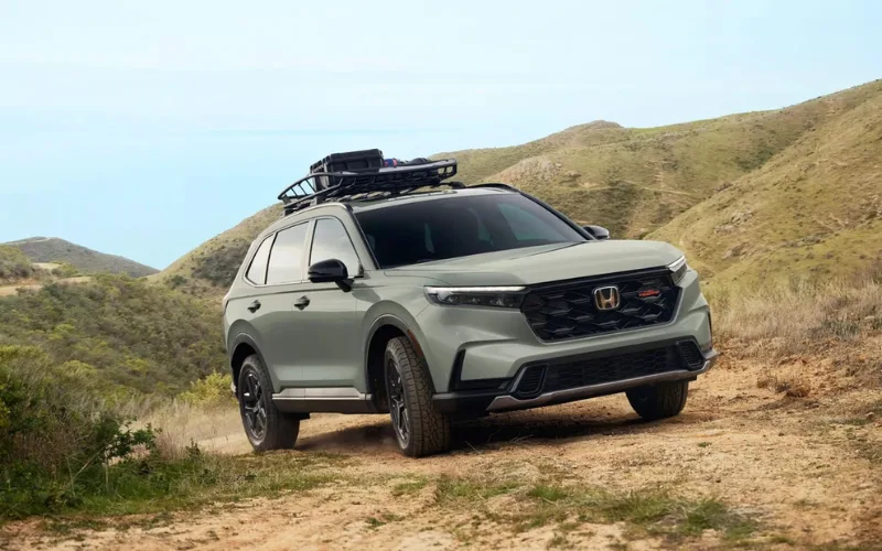 Honda CR-V TrailSport ra mắt, đánh dấu cột mốc là mẫu xe TrailSport đầu tiên của nhà sản xuất này được trang bị hệ thống động cơ hybrid