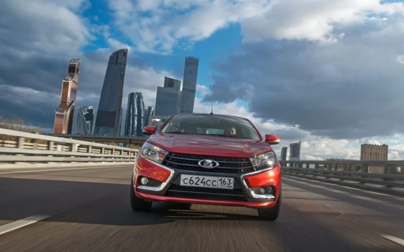 Lada Vesta 2025 được cung cấp năng lượng bởi khối động cơ xăng dung tích 1.6 lít, sản sinh công suất tối đa 106 mã lực