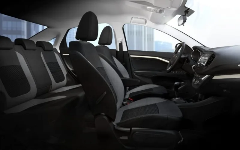 Hệ thống ghế ngồi trên Lada Vesta được trang bị khá đầy đủ với chất liệu nỉ cao cấp