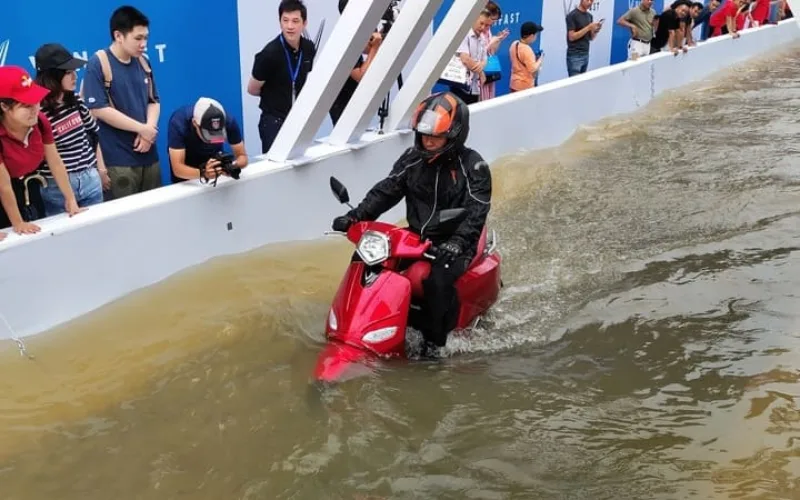 Xe máy điện không chống nước hoàn toàn