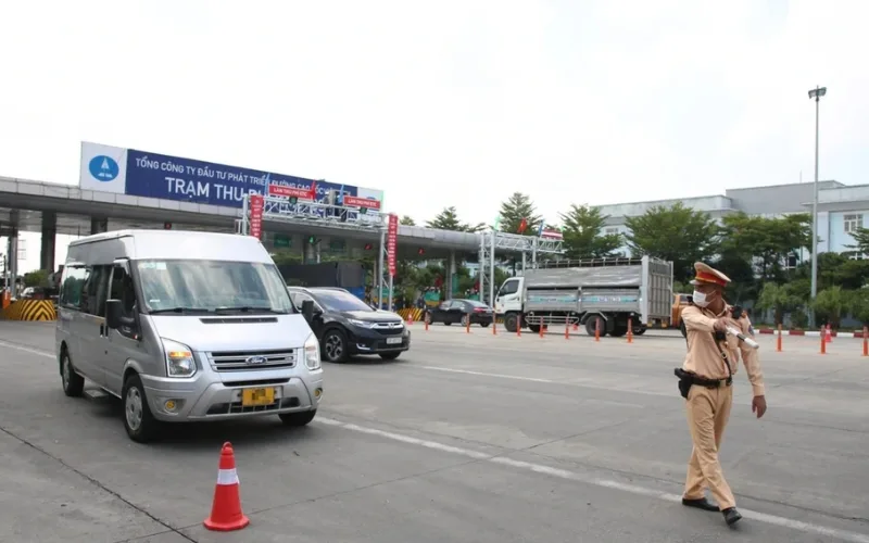 Lỗi không giữ khoảng cách an toàn giữa các phương tiện