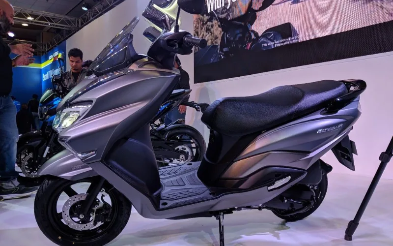 Động cơ vận hành trên xe tay ga Suzuki Burgman Street 2025 là động cơ xăng 4 kỳ 1 xilanh có dung tích 115cc