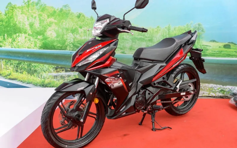 SYM Star SR 2025 sở hữu phong cách thiết kế mới mẻ và độc đáo, chú trọng đến yếu tố thời trang và mang đậm dáng vẻ của một chiếc xe thể thao
