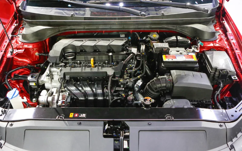 Động cơ vận hành của Toyota Vios và Hyundai Accent gần như tương đồng nhau
