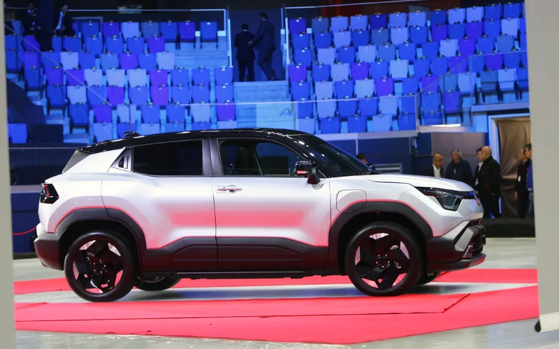 Suzuki e Vitara 2025 sở hữu kích thước 4.275 x 1.800 x 1.640 mm lần lượt theo chiều dài x rộng x cao