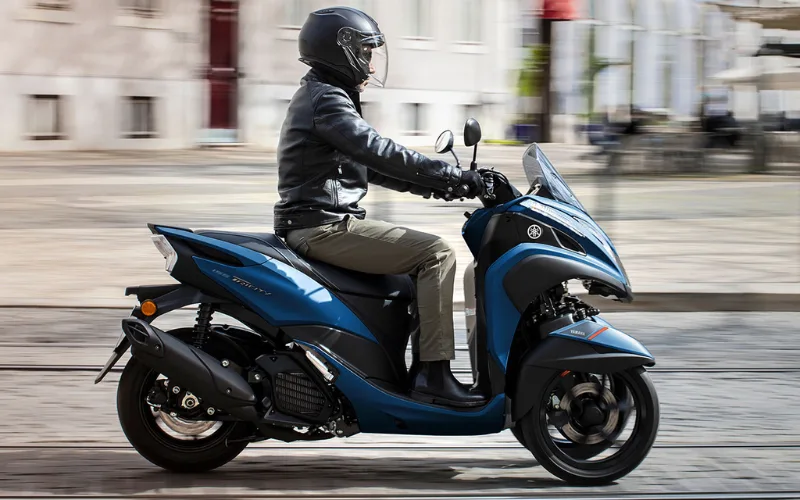 Xe sử dụng động cơ BlueCore 155cc, xi lanh đơn, làm mát bằng dung dịch, sản sinh công suất 15 mã lực