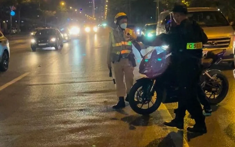 Không bật đèn chiếu sáng