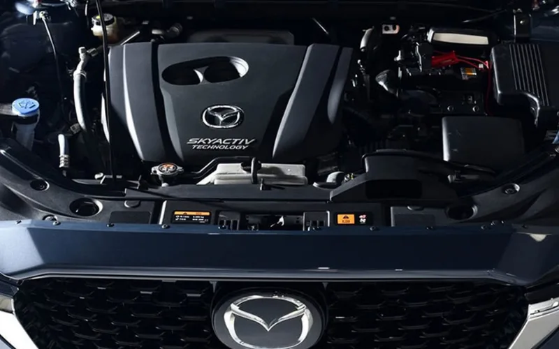 Mazda CX-5 2025 mang đến hai tùy chọn động cơ Skyactiv-G mạnh mẽ hơn: 2.0L (154 mã lực, 200 Nm) và 2.5L (188 mã lực, 252 Nm)