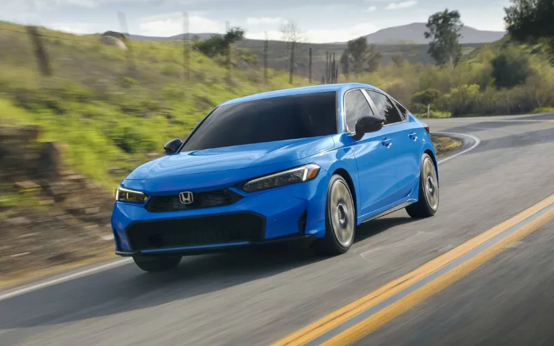 Honda Civic mang đến cảm giác lái thể thao, phấn khích, cho phép người lái "kết nối" sâu hơn với chiếc xe